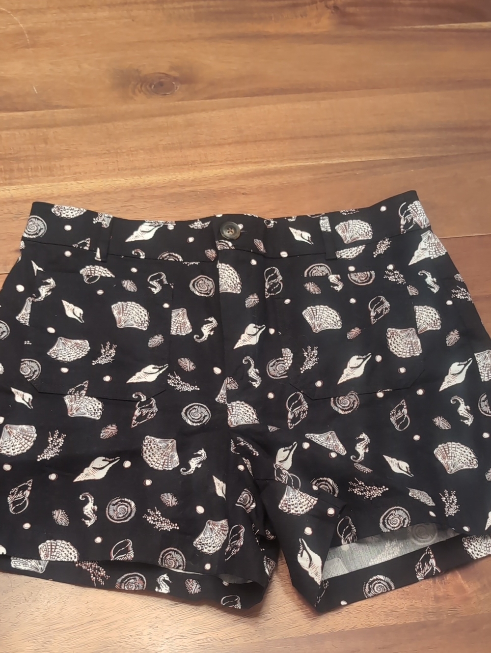 LOFT Black Seashell-Print Women’s Shorts